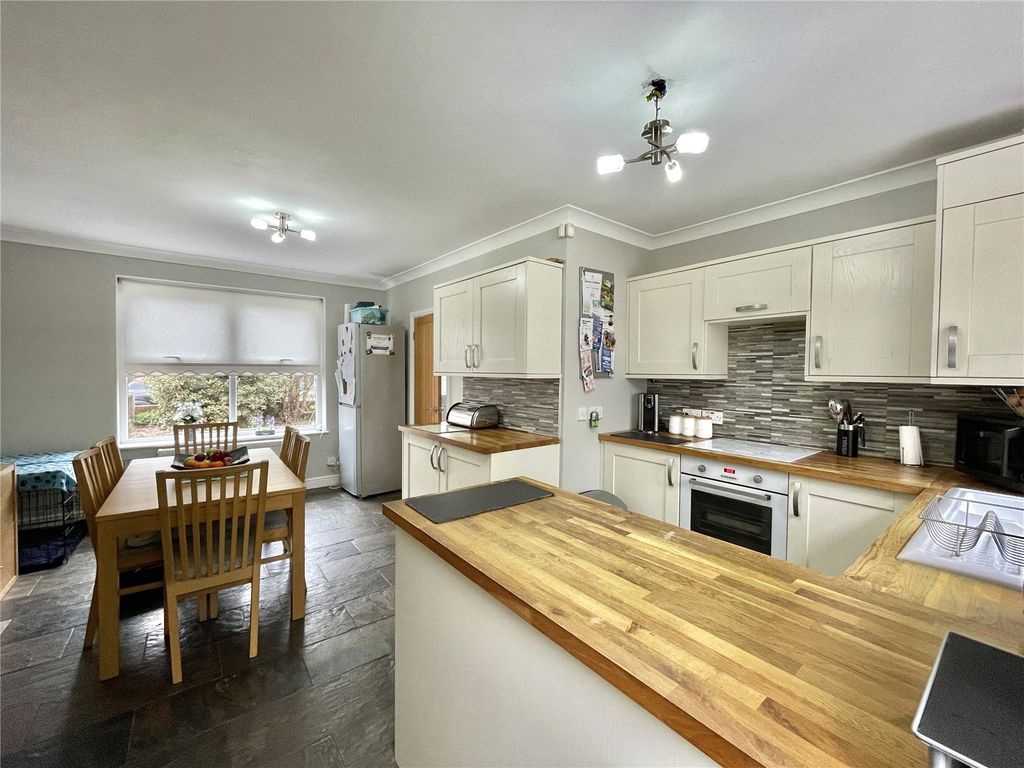 Property photo 2 of 20 Picture No. 10