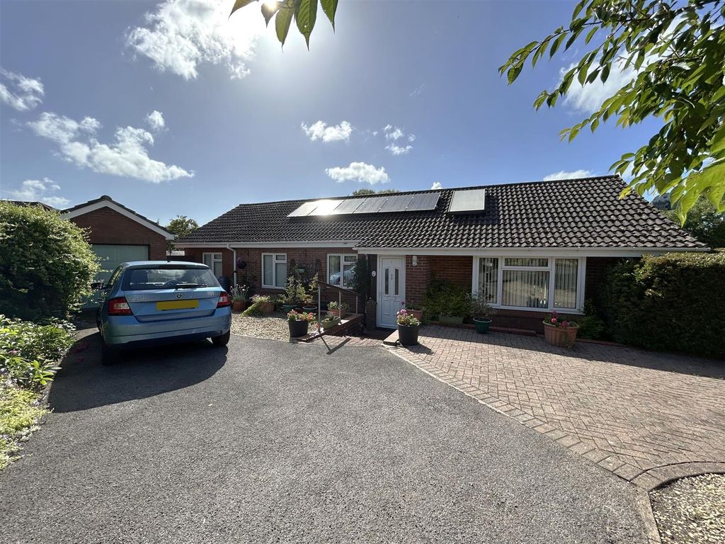 Property photo 1 of 19 Front External