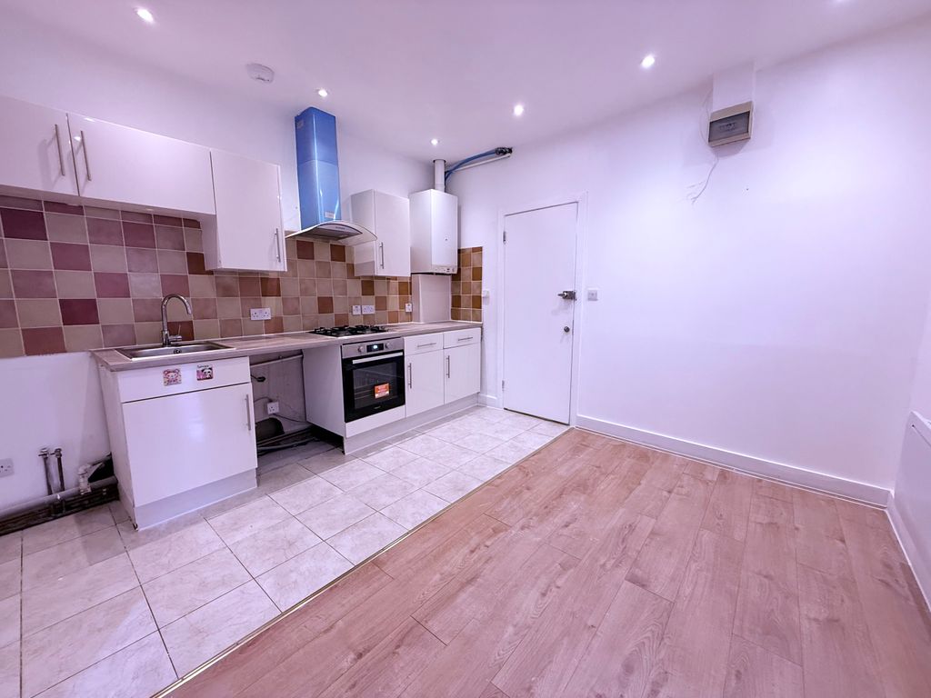 Property photo 3 of 11 Listing_535819_0014_5c64Df4B