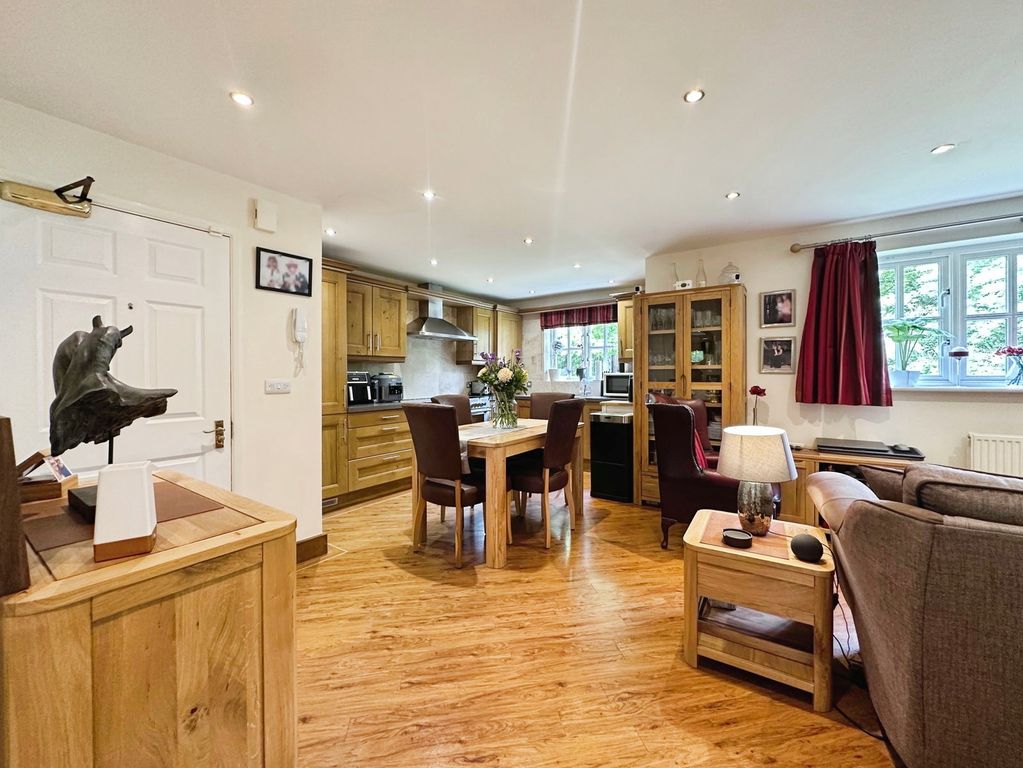 Property photo 2 of 38