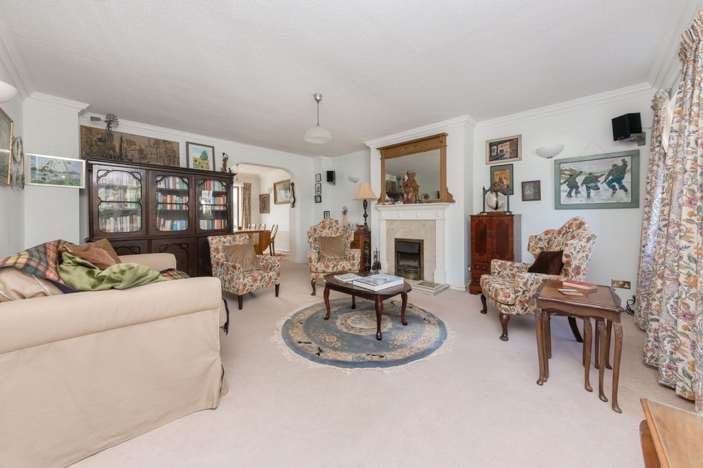 Property photo 3 of 21