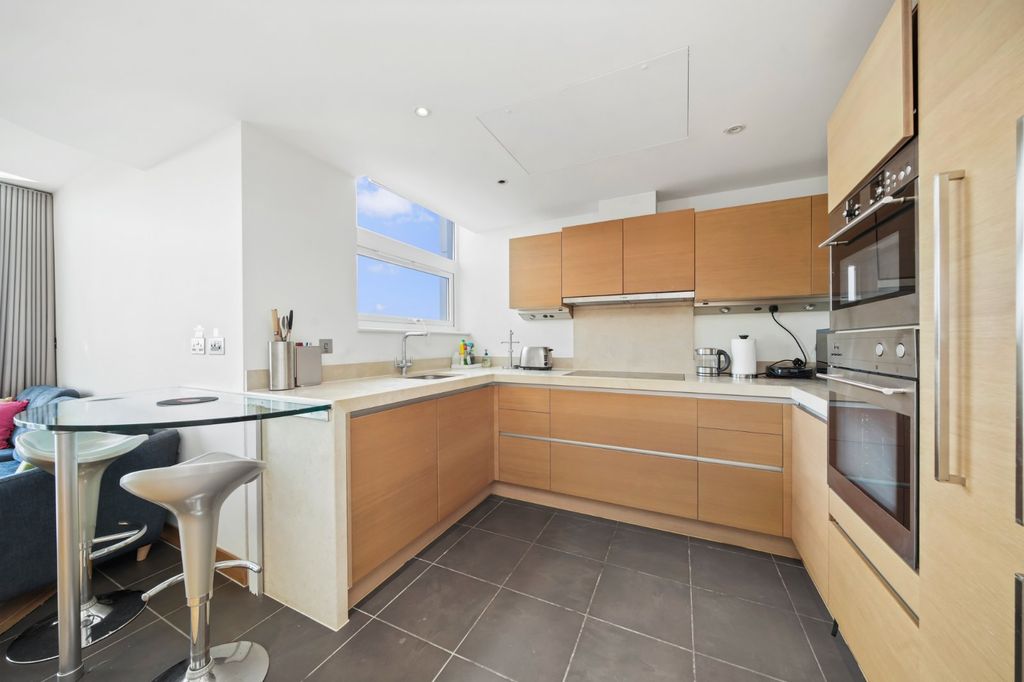 Property photo 3 of 29