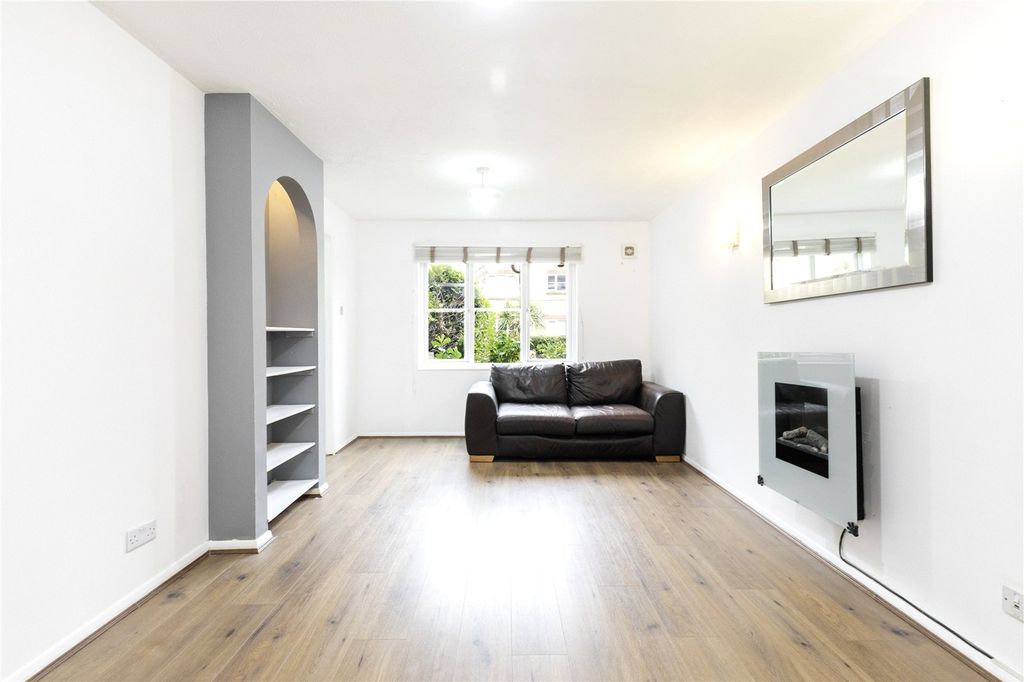 Property photo 2 of 19 Picture No. 05