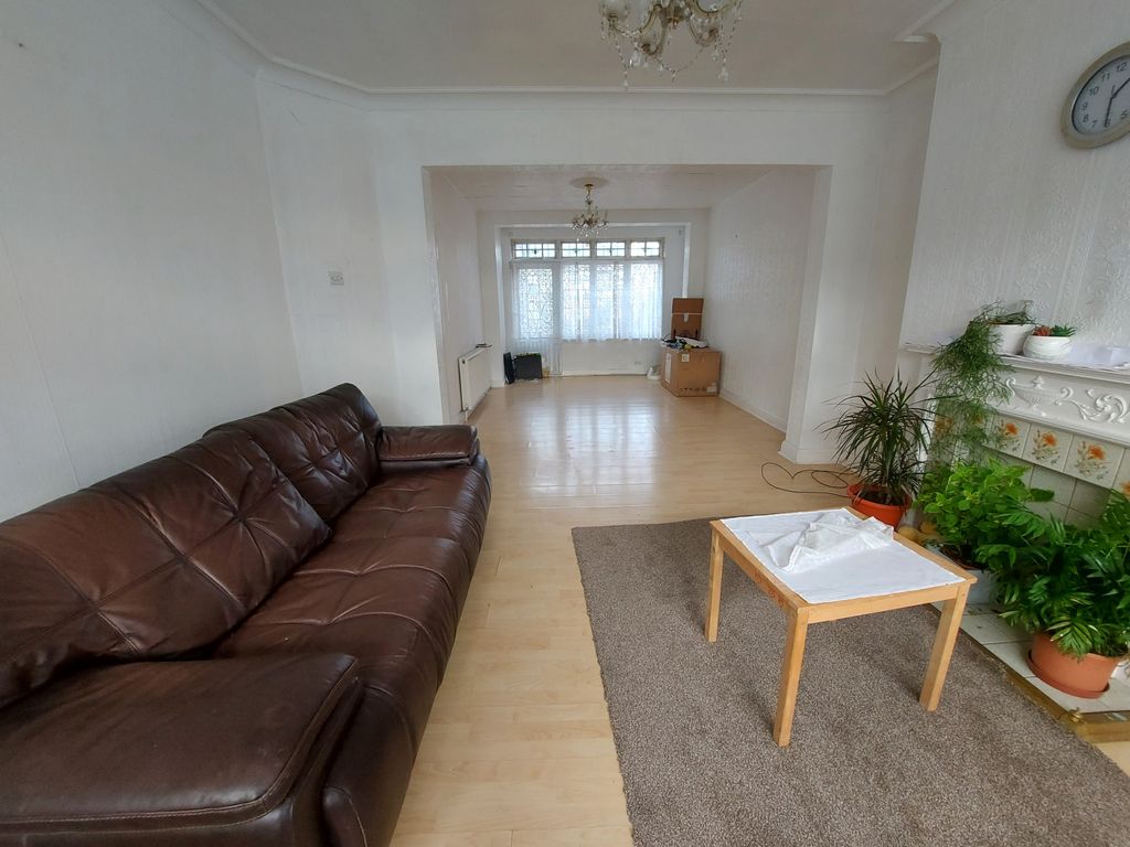 Property photo 3 of 10 Gallery