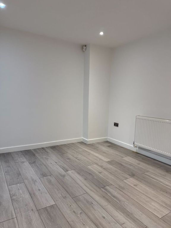 Property photo 3 of 20 Dining Area