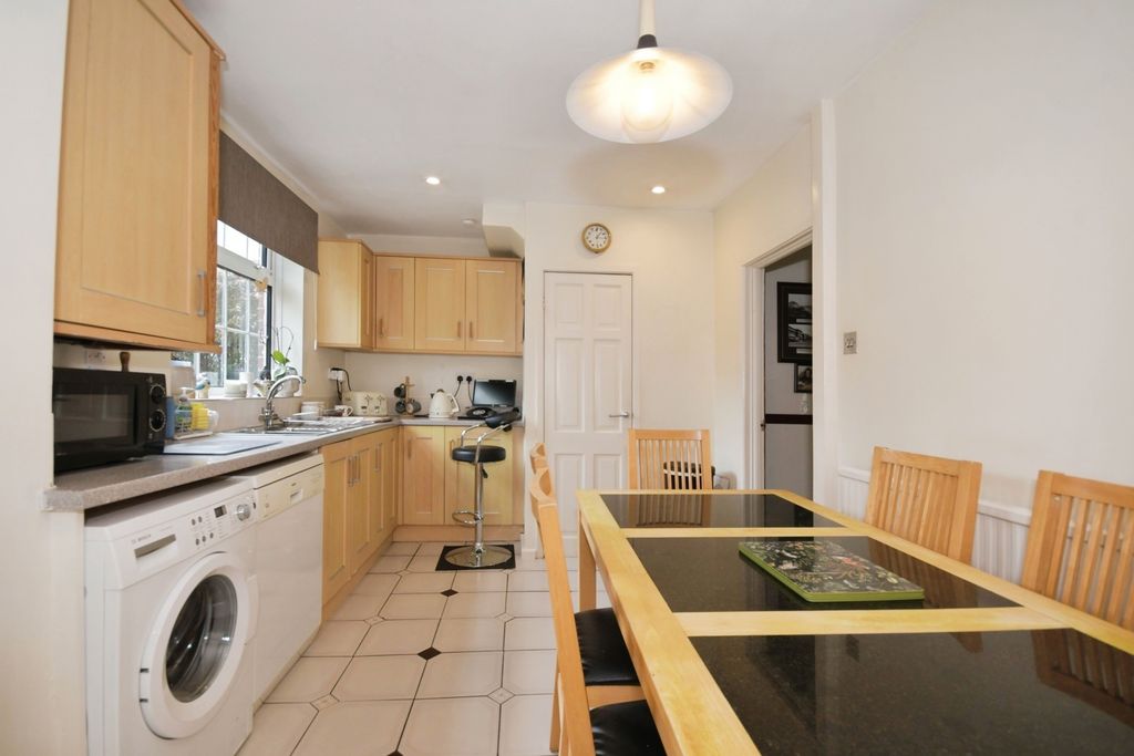 Property photo 2 of 17 Photo