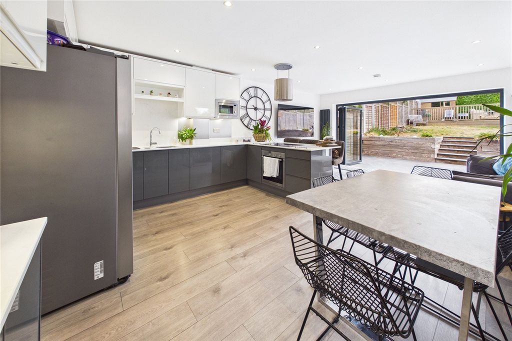 Property photo 2 of 25 Kitchen/Dining Room