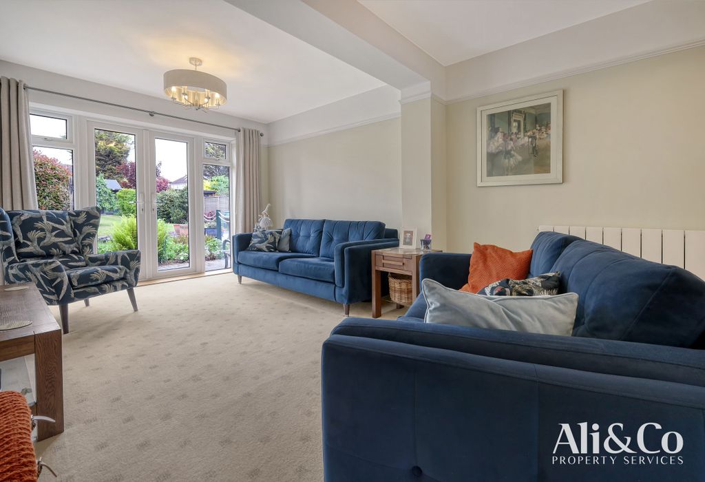 Property photo 2 of 33