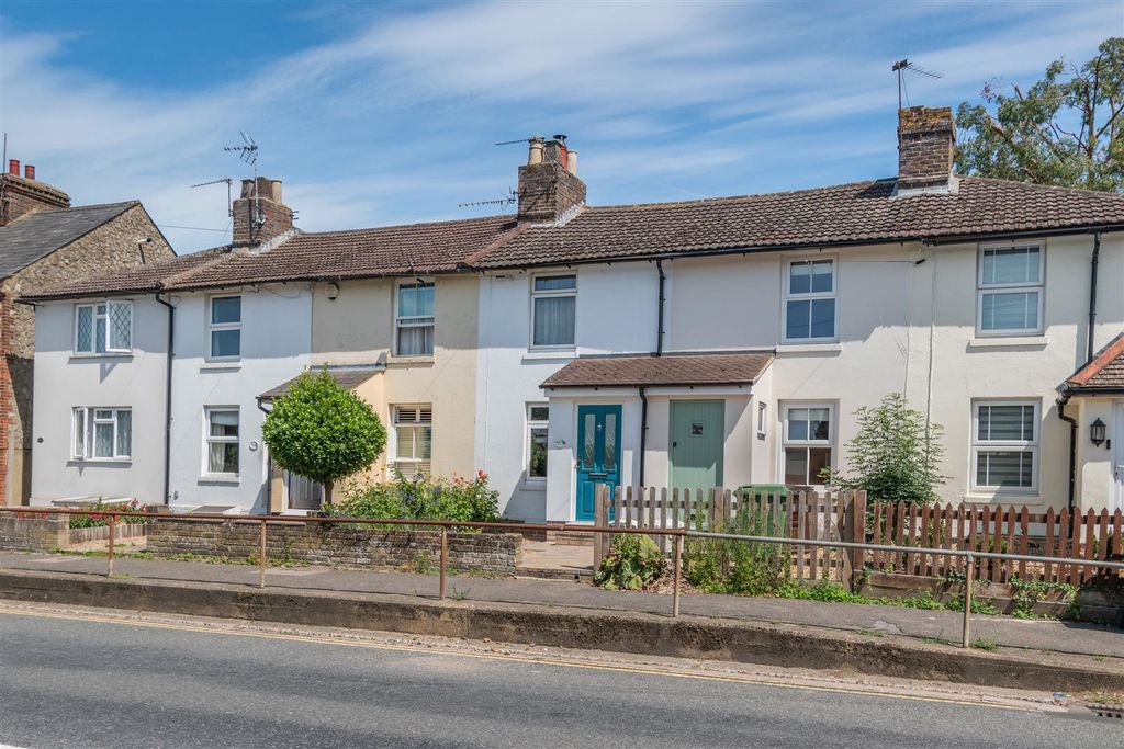 Property photo 1 of 17 Front External