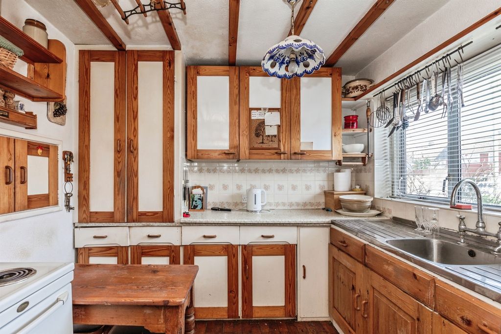 Property photo 3 of 17