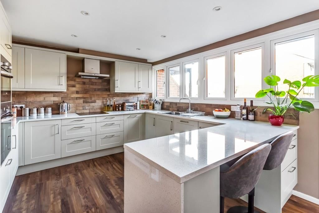 Property photo 2 of 25 91-Leslie-Road-5.Jpg