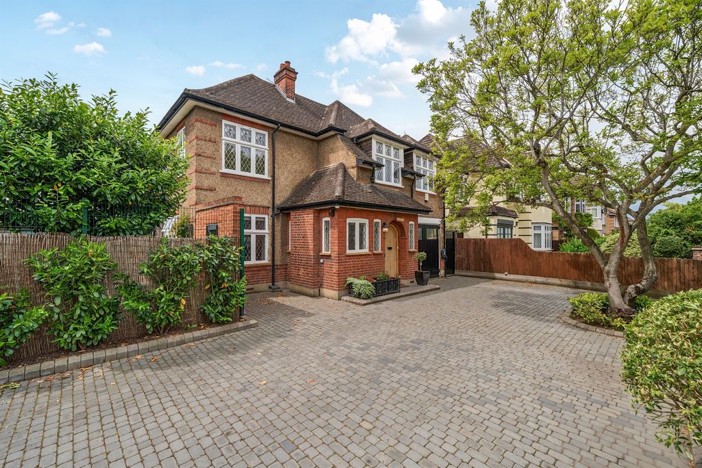Property photo 1 of 23