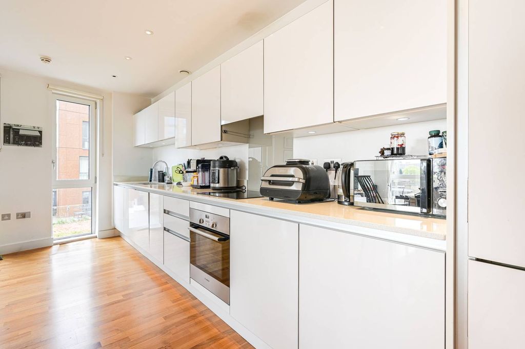 Property photo 3 of 18