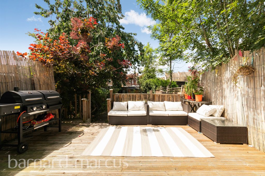Property photo 2 of 9
