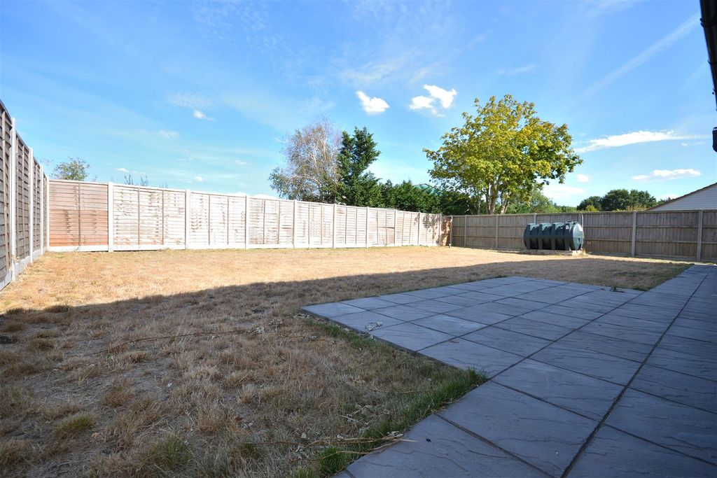 Property photo 2 of 20 Garden_675.Jpg