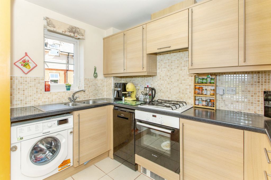 Property photo 2 of 8