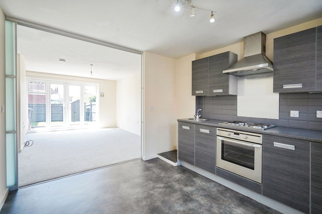 Property photo 3 of 19 Pbox-Img.Jpg