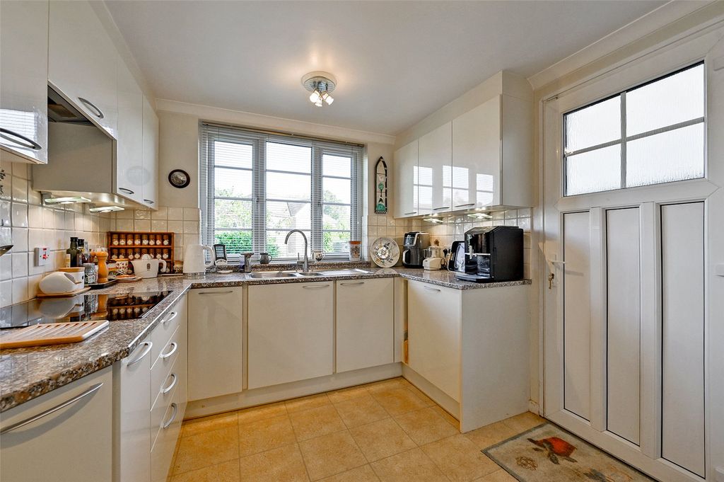 Property photo 3 of 14 Kitchen