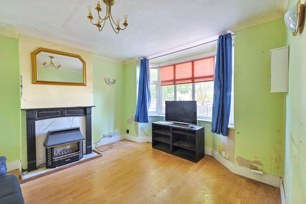 Property photo 3 of 13