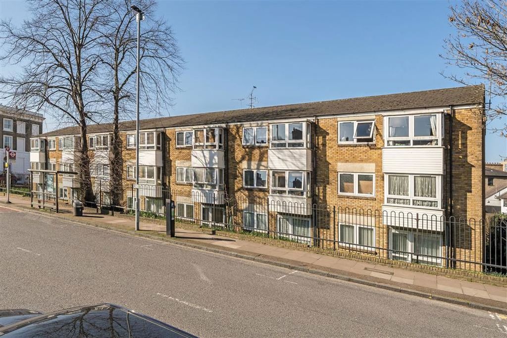 Property photo 1 of 8