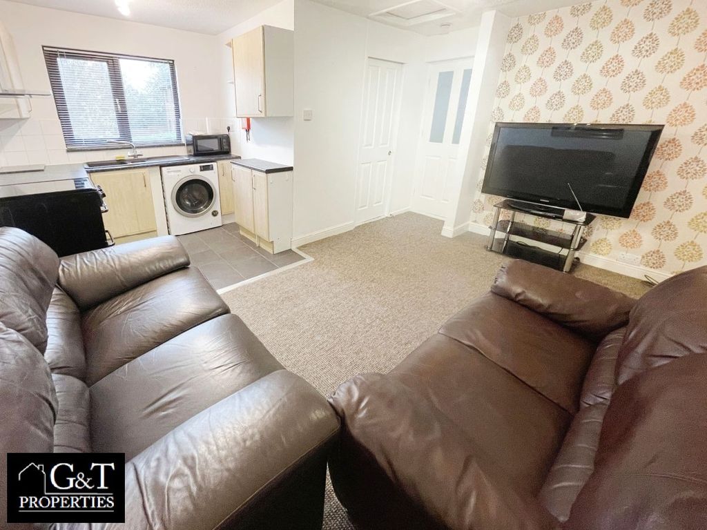 Property photo 2 of 8 Open Plan Living/Kitchen