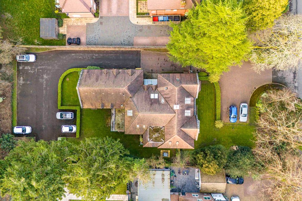 Property photo 2 of 9