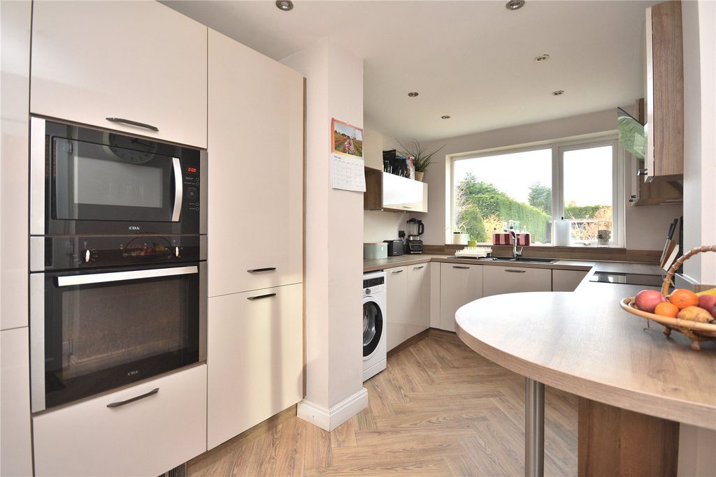 Property photo 3 of 22 Picture No. 24