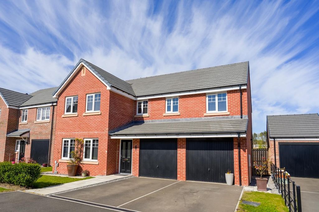 Property photo 1 of 14 External