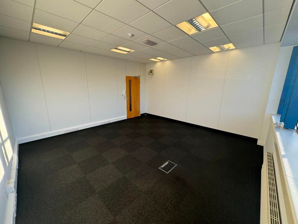 Property photo 3 of 6 E