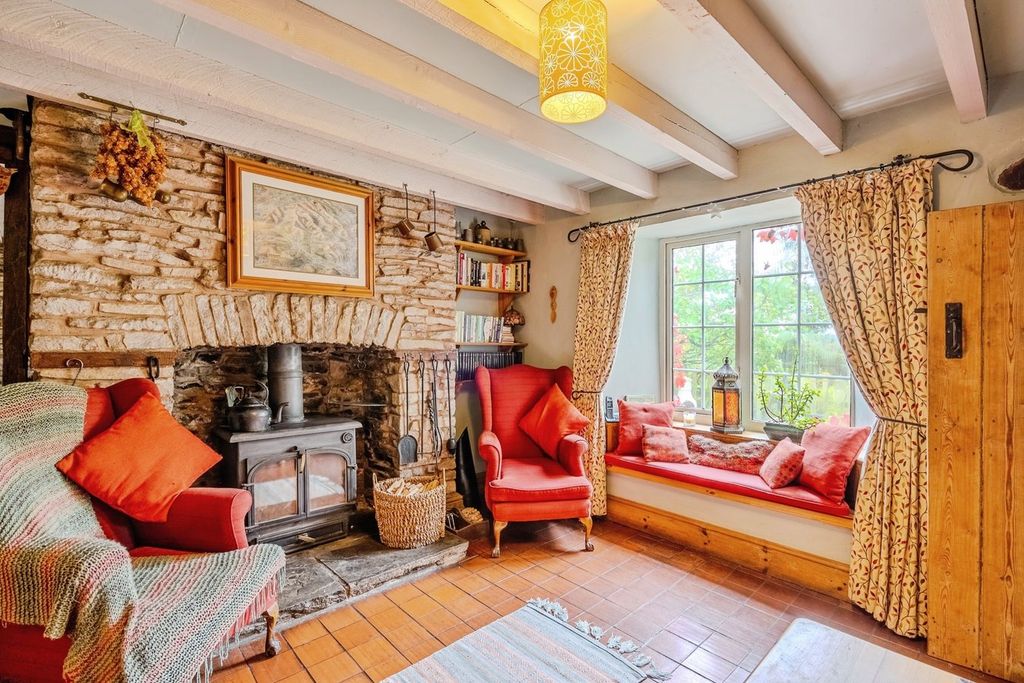 Property photo 3 of 34