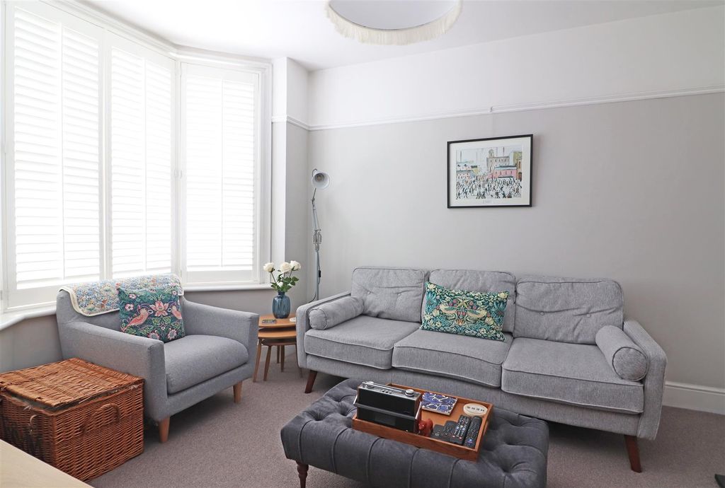 Property photo 2 of 21