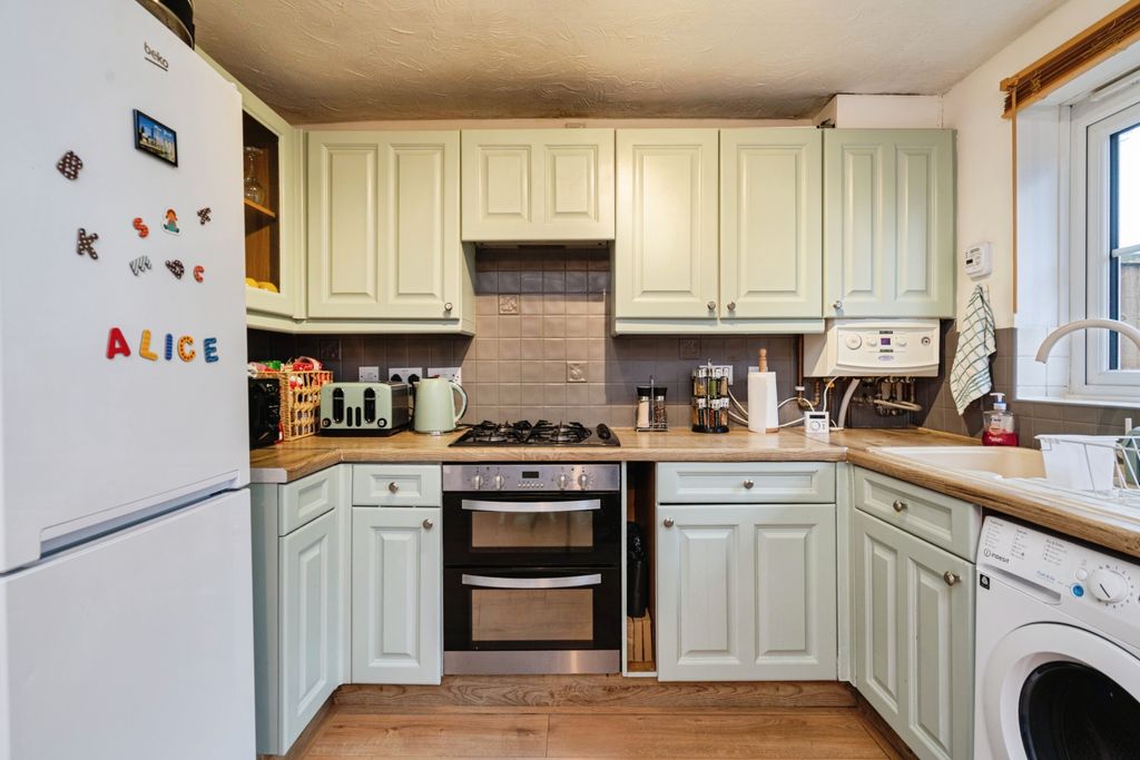 Property photo 2 of 20 Kitchen