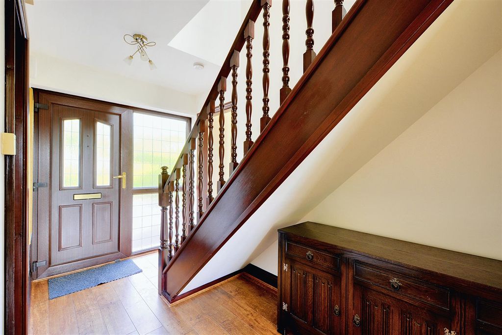 Property photo 3 of 38 "L" Shaped Entrance Hallway