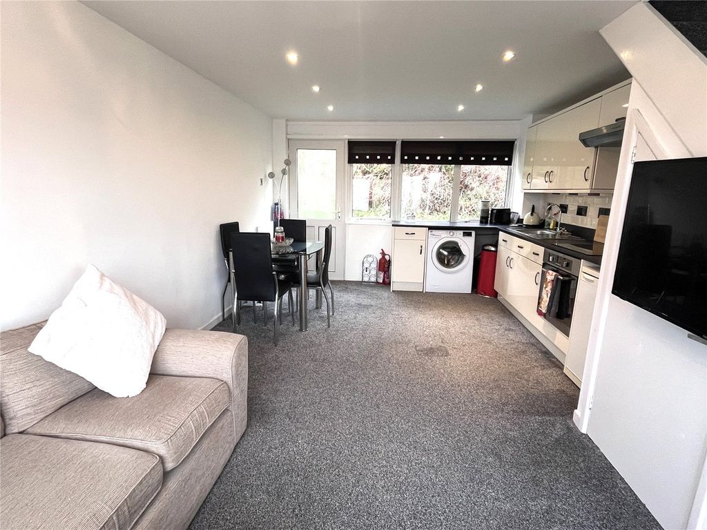 Property photo 3 of 18 Picture No. 06