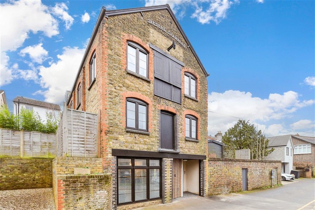 Property photo 2 of 10 External