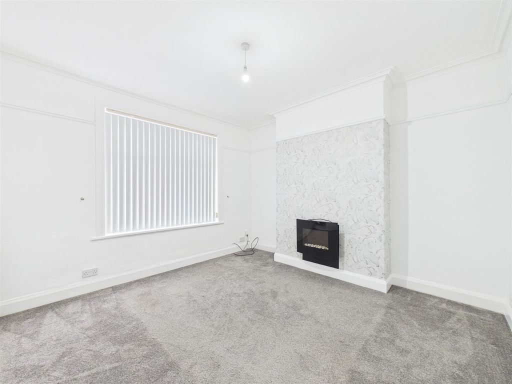 Property photo 3 of 33 Cam03844G0-Pr0418-Still002.Jpg