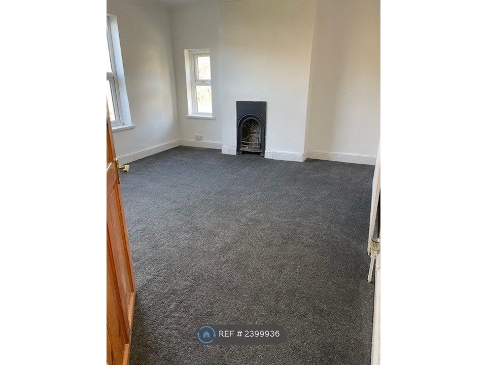 Property photo 3 of 8 Bedroom