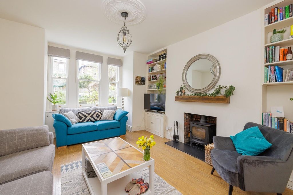 Property photo 3 of 24 Char9989.Jpg