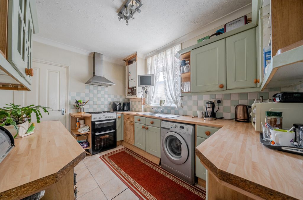 Property photo 3 of 11 1526246-5-6Ab6Bb7...
