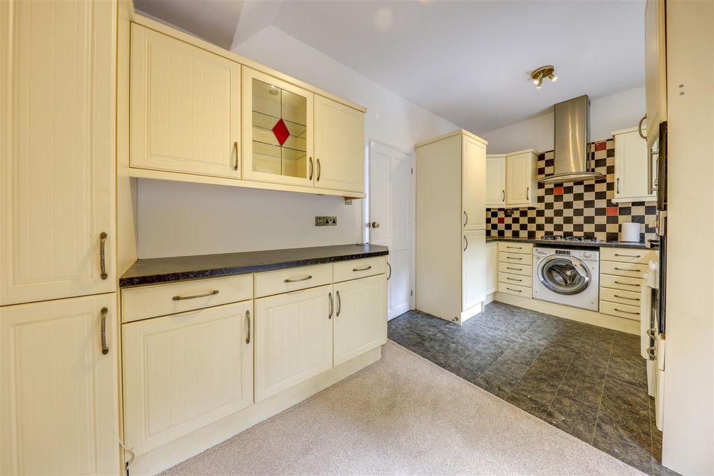 Property photo 1 of 20 Kitchen / Dining