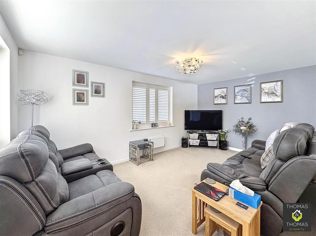 Property photo 3 of 17