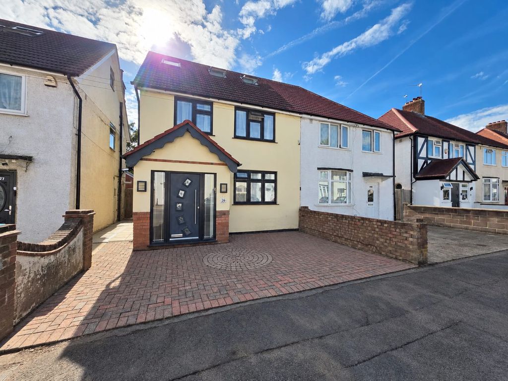 Property photo 1 of 32