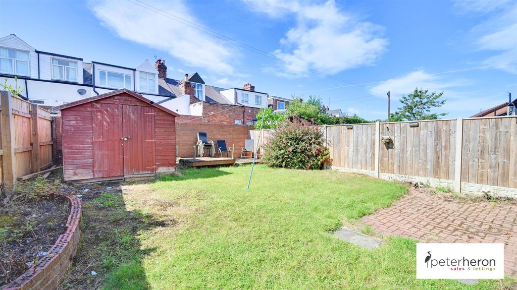 Property photo 2 of 18 Outside