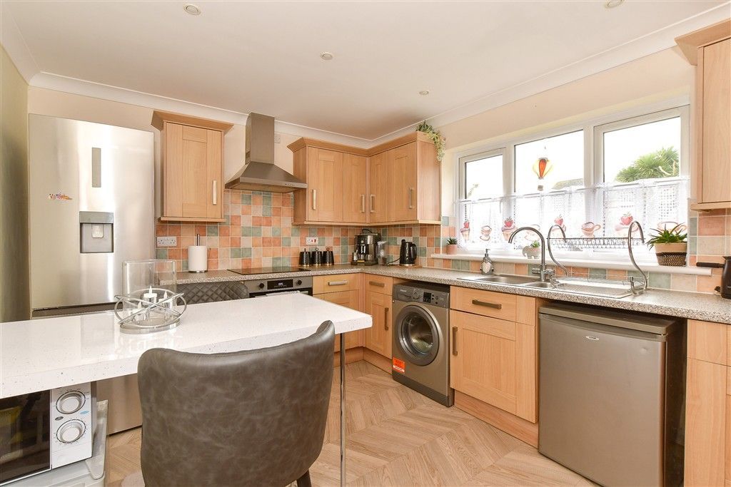 Property photo 1 of 11 Kitchen