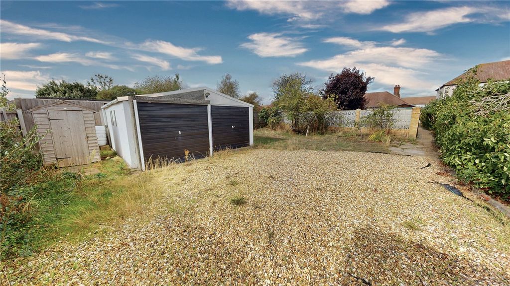 Property photo 2 of 20 Picture No. 11