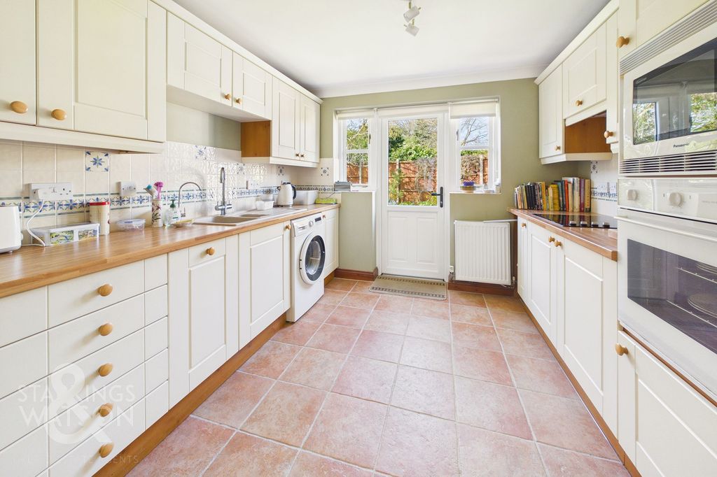 Property photo 3 of 23