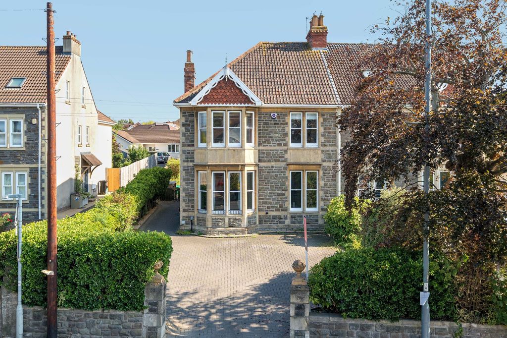 Property photo 1 of 25 Exterior