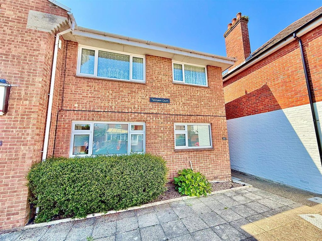 Property photo 1 of 12 Rear