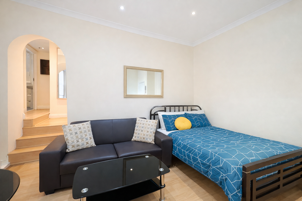 Property photo 2 of 8