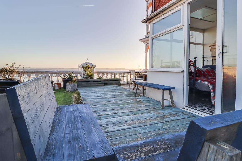 Property photo 1 of 29 Balcony